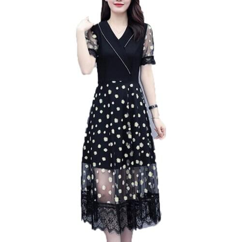 Big plus size autumn summer dress 2020 new black female long print elegant Daisy lace patchwork dress W1131