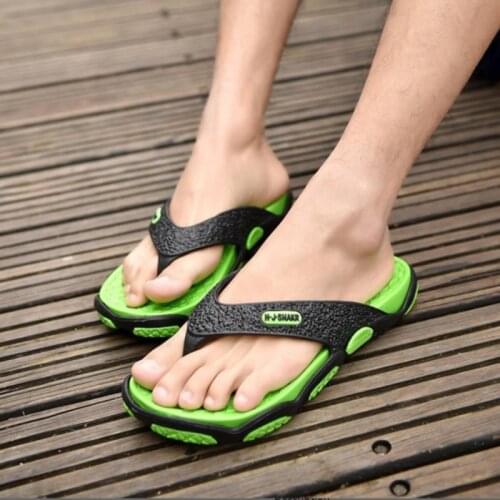 Men Slippers Summer Breathable Non-slip Beach Shoes Fashion Flat Wear-resistant Sandals Mens Massage Flip Flops Plastic Slip-on