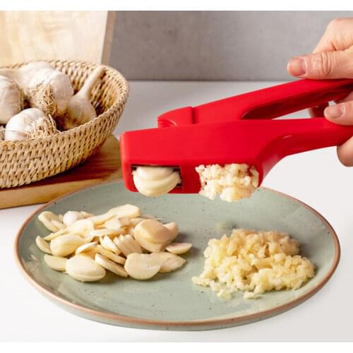 Multifunctional Garlic Press Kitchen Garlic Press with Cleaning Brush Two-in-one Garlic Press Manually Cut Garlic Slices