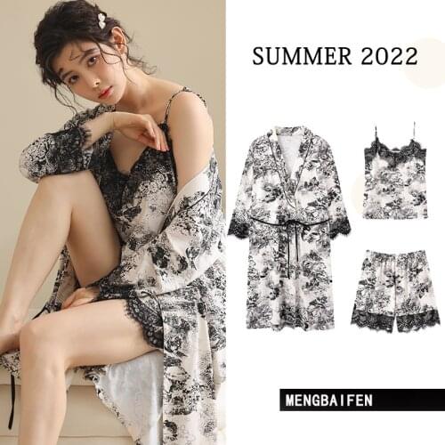 BKQU Women's Travel Shorts