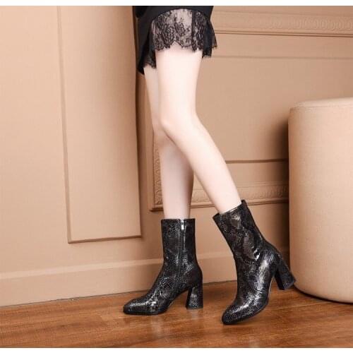 Womens boots Martin boots winter new short boots womens tide plus velvet zipper boots short high heel boots X658