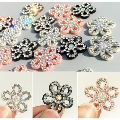 50pcs 2cm Shiny Rhinestone Flower Patches for Clothes Iron on Badge for Clothing Applique for Germent DIY Sequined Sticker