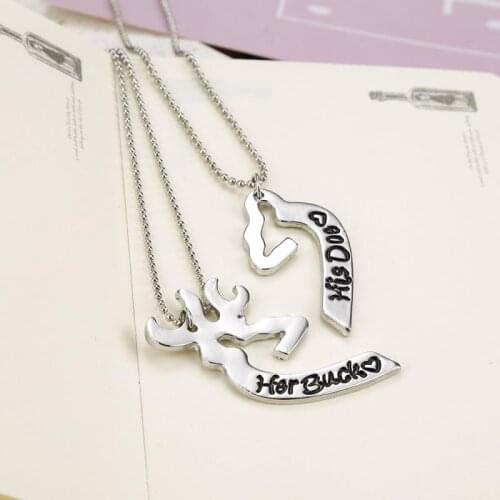 2 Pcs/Set Deer Hunting Buck & Doe Necklace Kissing Broken Hollow Heart Pendant Friendship Lover Couples Necklace Girls Gift