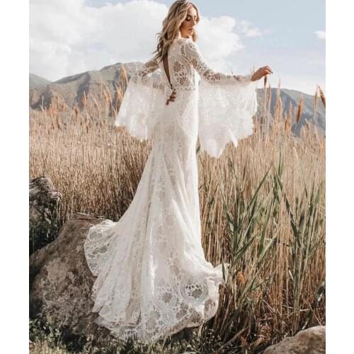 Beach Boho Wedding Dress V Neck Long Bell Sleeve Backless Cut Out Lace Destination Elopement Bridal robe de soirée de mariage