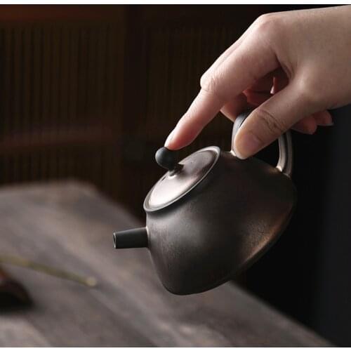 Hand Made Japanese Coarse Pottery Teapot Tea Maker Creative Retro Hand Grasp Small Single Pot Household Gilt Tea Ware