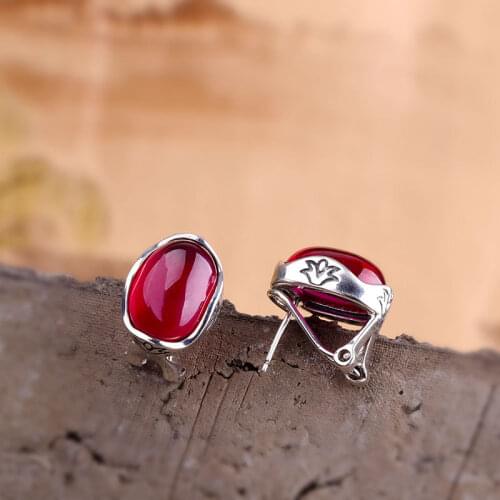 Uglyless Ethnic Thai Silver Grass Stud Earrings for Women Oval Chalcedony Studs Earrings Solid 925 Silver Brincos Jewelry E1620