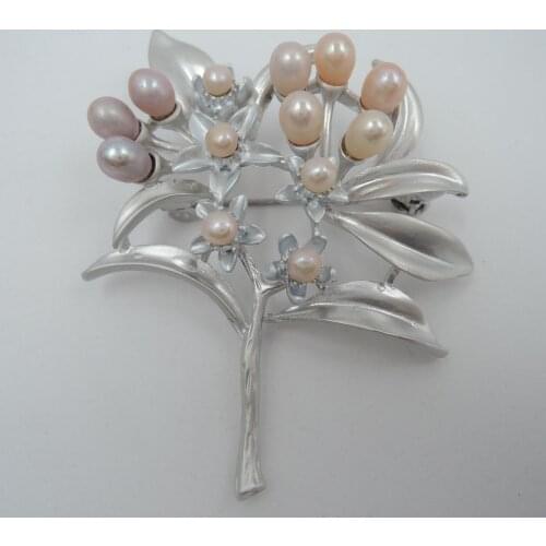 100% nature freshwater pearl brooch-very fashion high quality