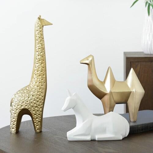 NORDIC STYLE GOLD CAMEL GIRAFFE RESIN DESKTOP DECORATION HOME DECORATION LIVING ROOM ELECTRIC CABINET WINE CABINET ACCESSORIES