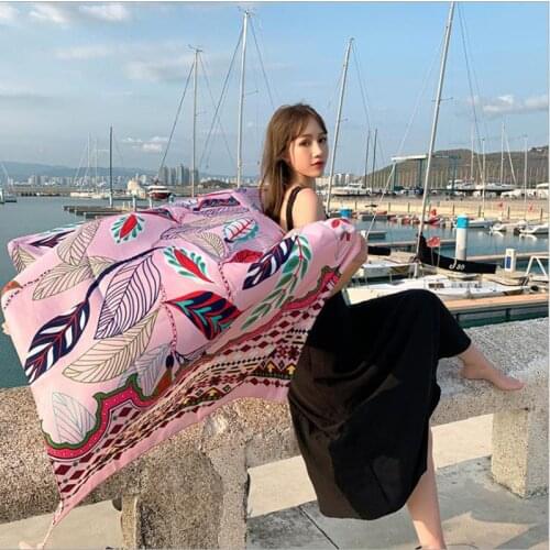 Autumn scarf female fashion wild cotton and linen European and American national wind tourism holiday seaside shawl beach towel