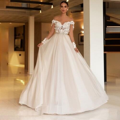 Vintage V-neck Appliqued Lace Wedding Dresses With Cap Sleeves Ball Gown Crystal Waistband Wedding Gowns vestido de noiva 2020