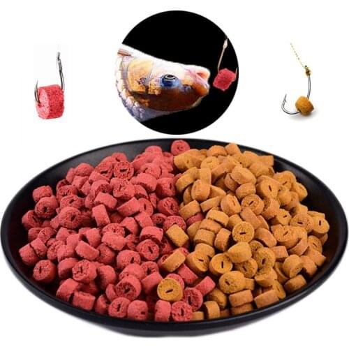 100pcs Red Carp Fishing Hollow Bait Grass Carp Baits Fishing Baits Lure Formula Insect Particle Boilie Pellets Hook Up Fish Lure