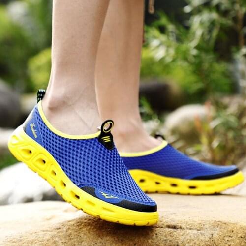 Summer Mens Casual Shoes Lightweight Mesh Breathable Sandals for Men Outdoor Slip on Beach Shoes