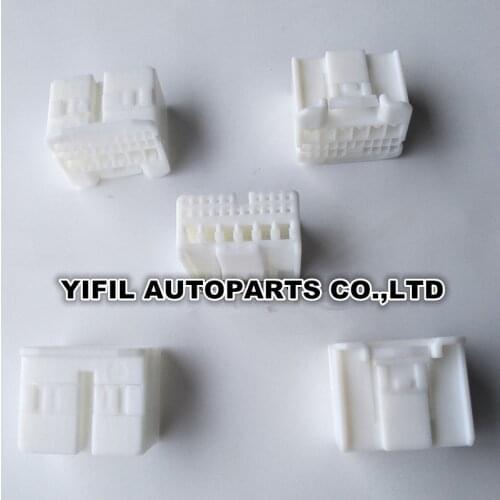 1pcs 26 Pin 26 Way ECU Connector 26P Plug With Terminal For Toyota Crown 12150