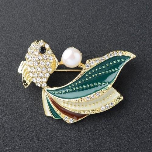13x7mm Goldfish Brooches With Freshwater Pearl For Women Dress Coat Colorful Crystal Brooches Pins
