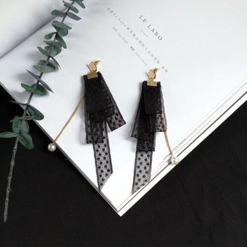 GorGor Women Dangle Earrings Minimalist Black and White Lace Pearl Pendant Ladies Jewelry EZ-105