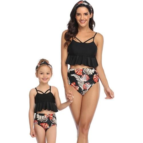 Insular Clothes For A Family Photo Shoot