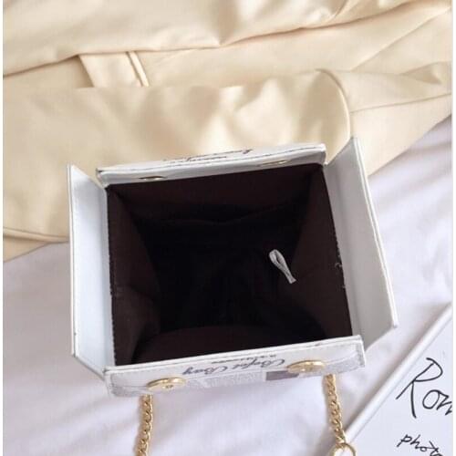 63HC Women Chain Crossbody Bag Leather Shoulder Bags Novelty Newspaper Handbags with Top-handle Elegant Messenger Bag