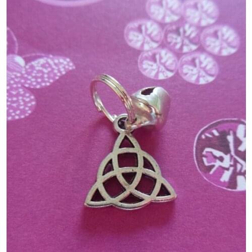 Hot Sale Vintage Silver Witchcraft Knot &Bell Charms Key Chain For Keys Car Bag Key Ring Handbag Couple Key Chains Gifts P2199