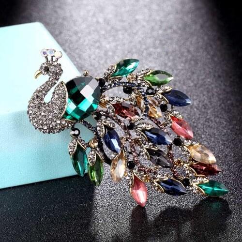 Zlxgirl Big size Shape peacock Green rhinestone animal brooches jewelry for womens bridal free gifts nice women hijab pins up