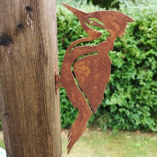 Elegant Garden Stake Design Pileated Bird Rusty Metal Silhouette Tree Decoration Vintage Insert Outdoor Lawn Yard Decor