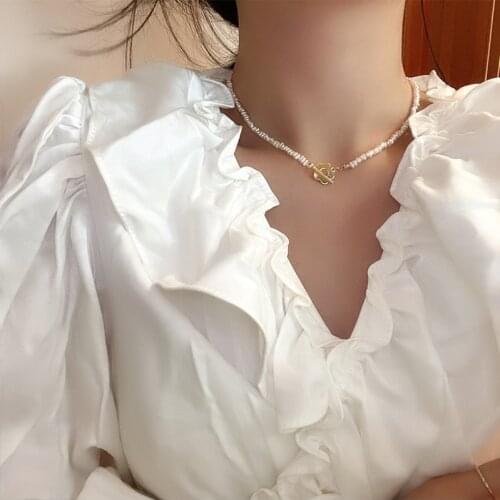 South Korea Dongdaemun Necklace Female Retro Simple Temperament Wild Freshwater Pearl Metal Flower Necklace Clavicle Chain