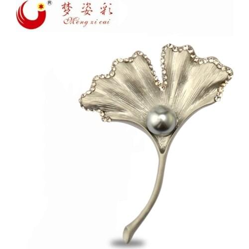 MZC Gold Pearl Leaf Ginkgo Biloba Brooch Vintage Male Suit Shell Brooch Female Dress Accessories Broche Pin X1689