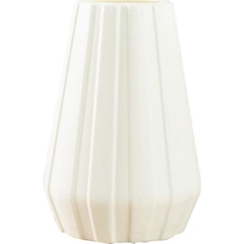 Flower Vase Eco-friendly Large Capacity Plastic Adorable Floral Vase Bottle for Home