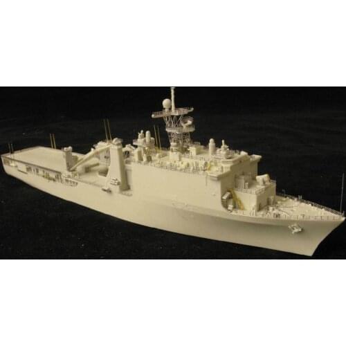 Orange hobby N07-090 1/700 scale USS Whidbey Island LSD-41 model kit