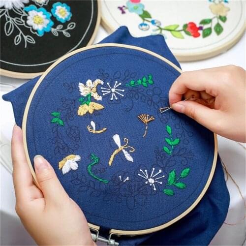 3 Sets Embroidery Starter Kit Cross Stitch Kit Include Embroidery Clothes With Patterns, Hoops, Threads Tools Kit For Women Gift