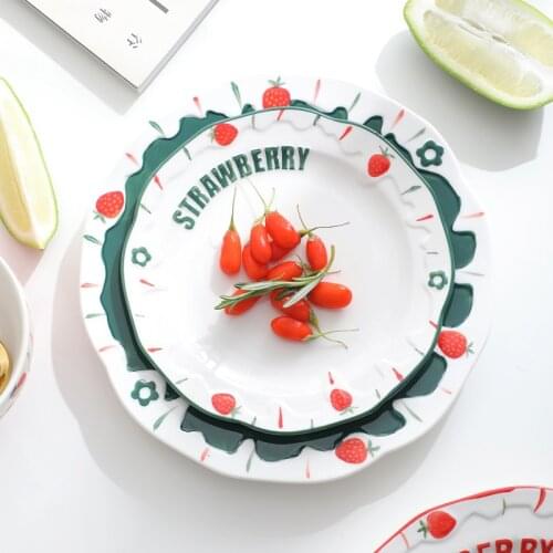 7.5 Inch Round Ceramic Plate Strawberry Cute Ceramic Western Dinner Plate Home Christmas Dessert Fruit Plate Tableware Supplies