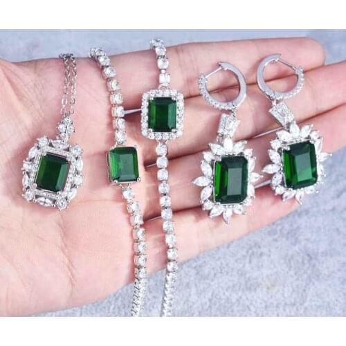 Fashion Fine Jewelry Set Inlay Square Crystal Zircon Green Pendant Necklace High Quality Earrings Bracelet Womens Wedding Gifts