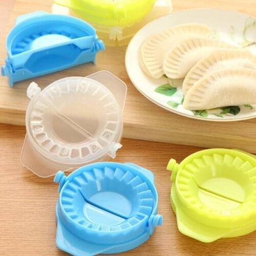 DIY Small Dumpling Mold Kitchen Cooking Bite Tool Manually Mold Shaping Box Baking Dough Close E7P6