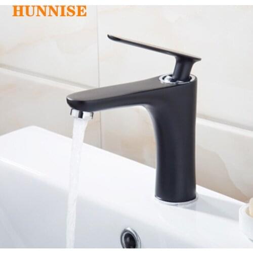 Modern Simple Design Hot and Cold Bathroom Basin Water Faucet Brass Deck Mount Bathtub Faucet Chrome Bathroom Basin Faucet Tap