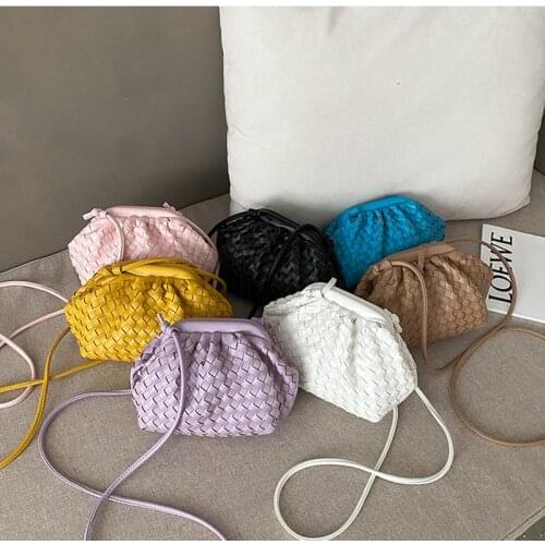 Ins Hot Shoulder Messenger Bags for Women Chic Purses and Handbags New Weaving Cloud Bag Dumpling Package Day Evening Clutch