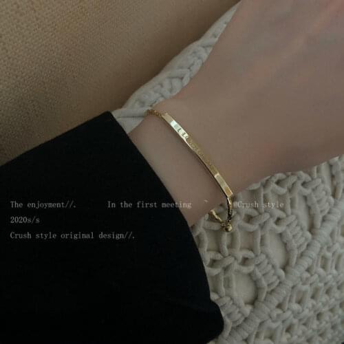 2021 New Korea Fashion Concise Style Alloy Womens Bracelet Golden High Style Bracelet for Women Temperament Jewelry Wholesale