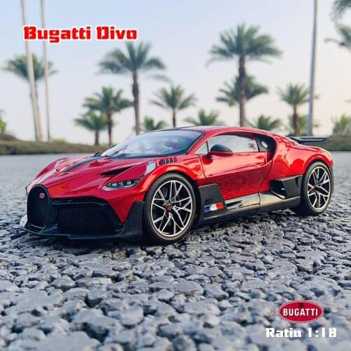 Bburago 1:18 Bugatti Divo Chiron simulation Alloy Retro Car Model Classic Car Model Car Decoration Collection gift
