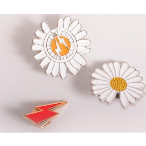 Trendy Enamel Sunshine Flower Pins Daisy Floral Metal Brooches For Women And Men Ins Hot