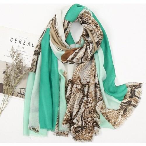 2021 Fashion Newest Snakeskin Printed Cotton Viscose Printed Tassel Scarf Shawls Wraps Hijabs 10pcs/lot
