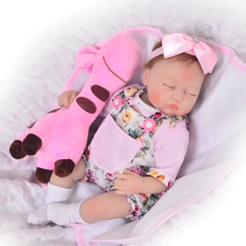 Lifelike 17 Inch Toy Reborn Baby Doll 43 cm Soft Silicone bebe dolls Dolls Hug Giraffe Menina Brinquedo Children Birthday Gift