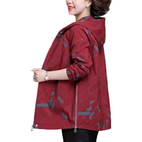 Plus Size 5XL Middle-aged Women Trench Coat New Printed Hooded Short Outerwear Spring Autumn Thin Windbreaker Female Basic Coat