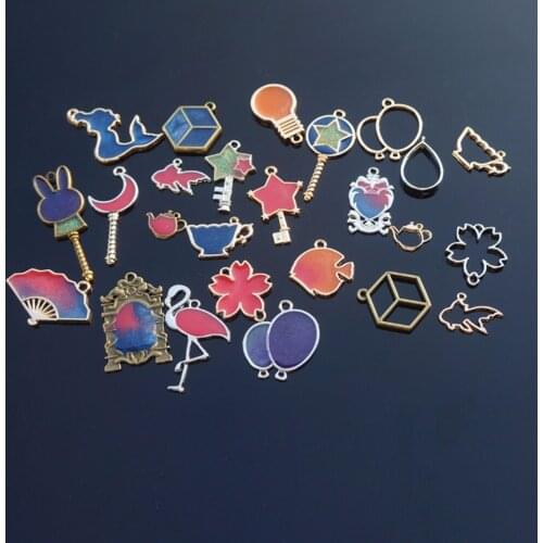 1 Piece Metal Bezel Frame Pendant Silver Gold Bronze Fashion Moon Heart Key Pendant Blank Tray DIY Jewelry Findings