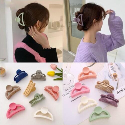 Women Girls Geometric Hair Claw Large Barrettes Clamps Metal Hair Crab Hair Claw Clip Solid Color Hairpin Hair Accessories