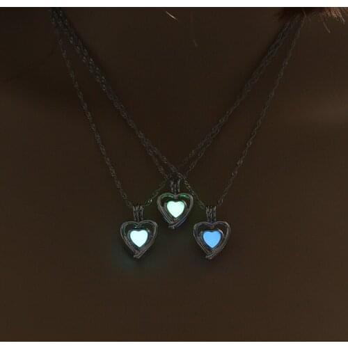Fashion New Products Luminous Transfer Beads Heart Shaped Cage Necklace Collarbone Chain Charm Womens Necklace Party Jewelry