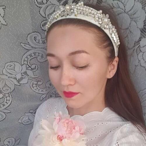 Types of designs gorgeous white Tiara with crystals for the bride Crown of the bride headbands for prom hair ornaments Wedding H