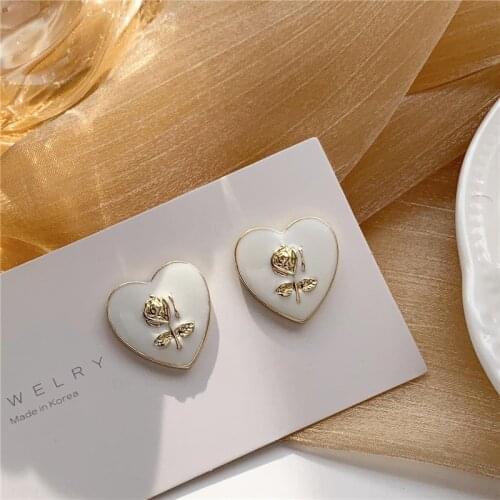 Korean Style Retro Niche Rose Clip on Earrings French Oil Drop White Love Heart Shaped Clip Earrings Without Piercing Ear Clips