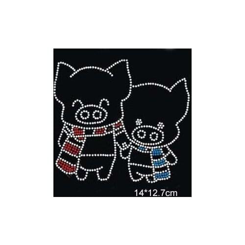 2pc/lot Cute couple pig hot fix rhinestones motif iron on transfers motif designs iron on transfer rhinestones fix patches