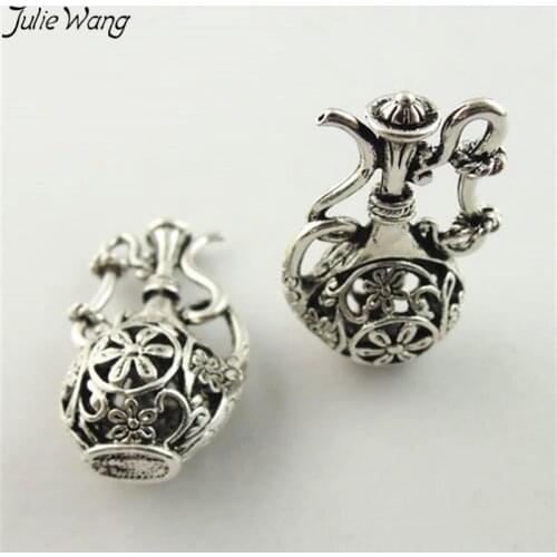 Julie Wang Tourist Tableware