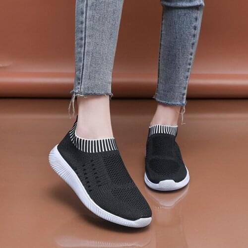 Breathable Womens Flat Shoes Slip On Lightweight Female Sneakers Summer Autumn Casual Chaussures Femme Shoes Mesh PW052