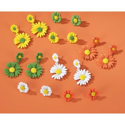 2020 New Design Jewelry Small Daisy Flowers Drop Earrings for Women Sweet Love Colorful Female Shiny Elegant Stud Earring Gifts