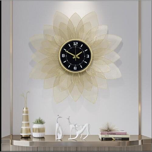 Modern Wrought Iron Light Luxury Sun Flower Decorative Clock Wall Hanging Decoration Home Livingroom Wall Mural Ornaments Craft